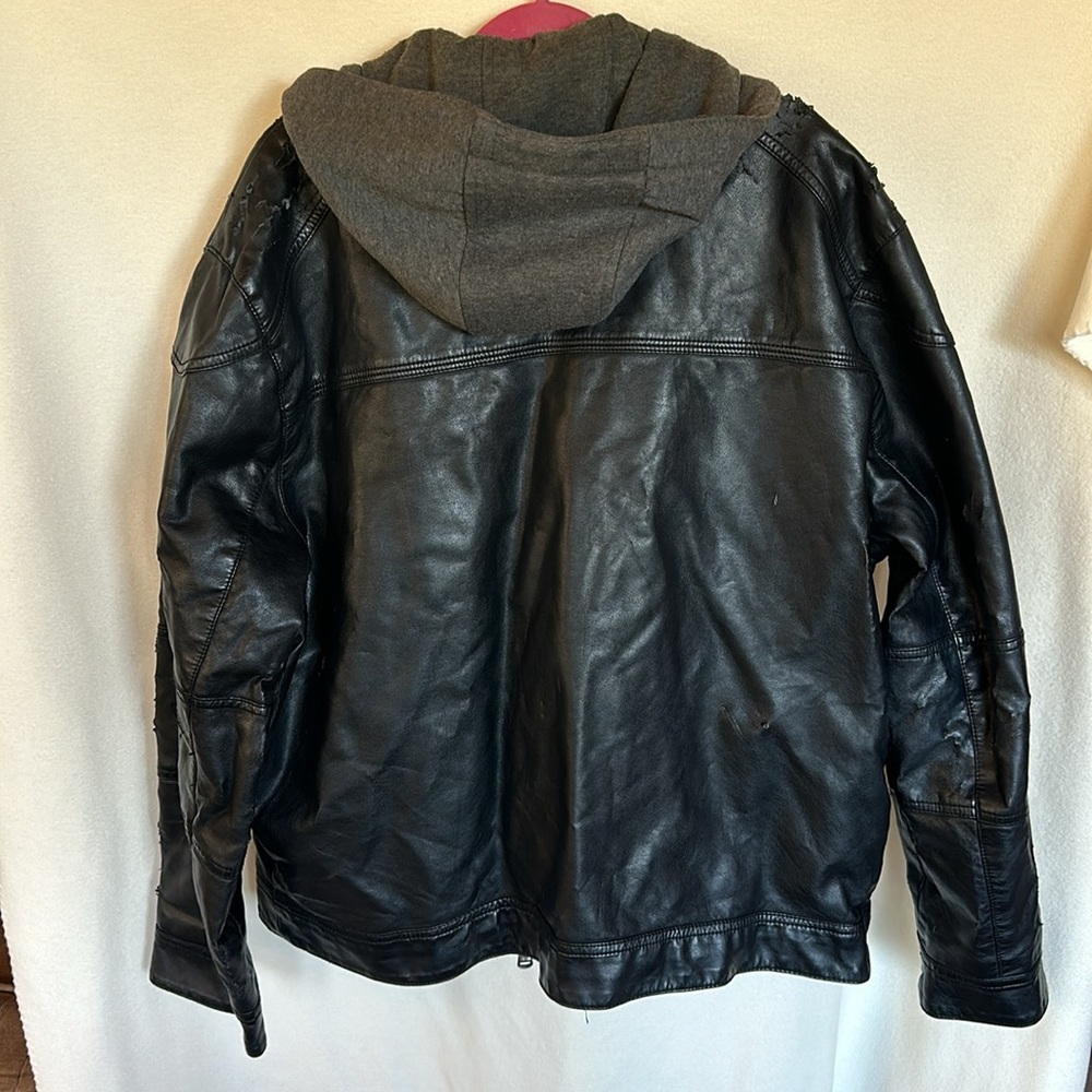 Calvin Klein Men’s Heavily Distressed Faux Leather w/ Sweater Style Underlining - Picture 10 of 16